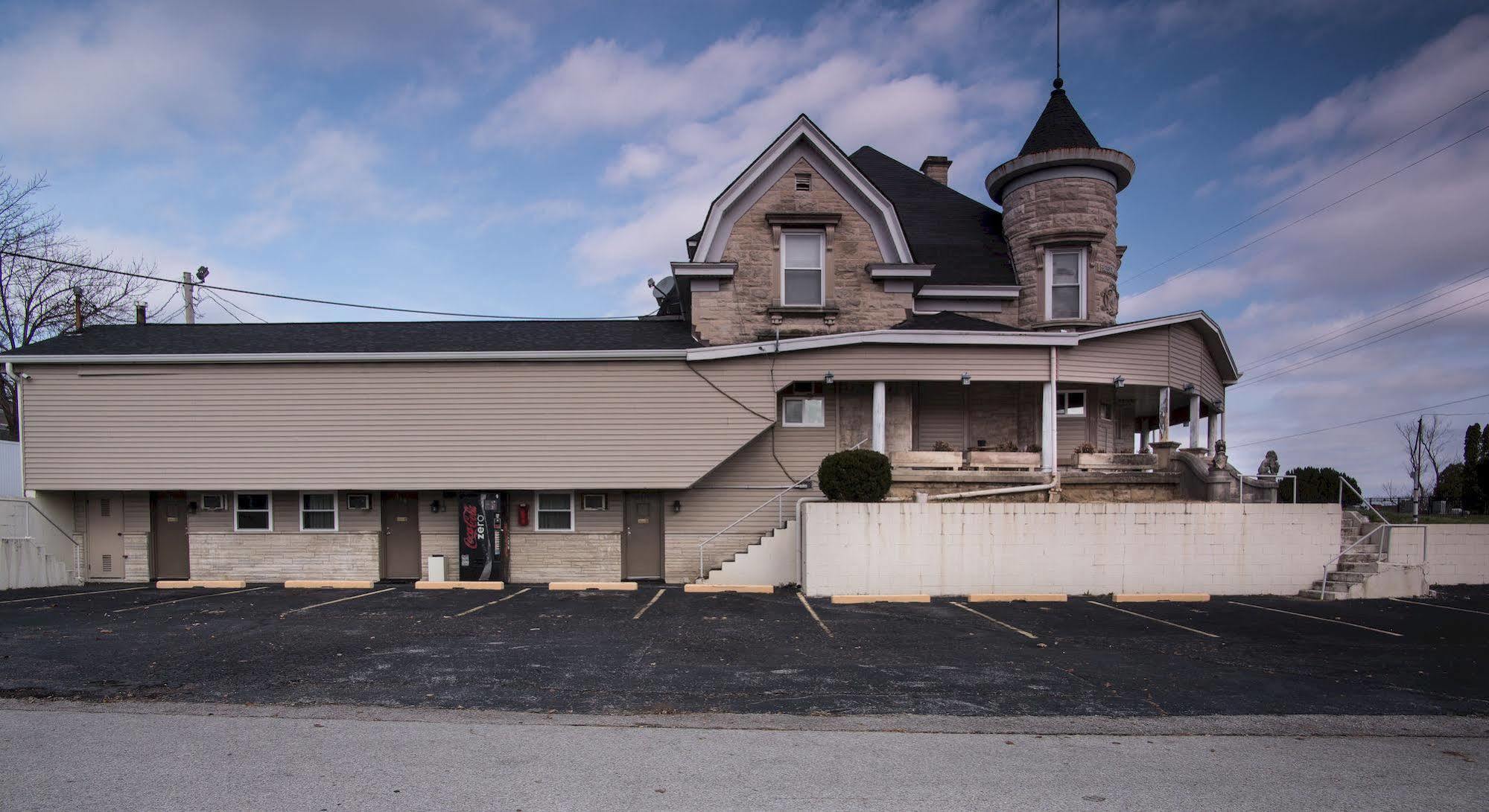 Rosemount Motel Bedford Exterior photo