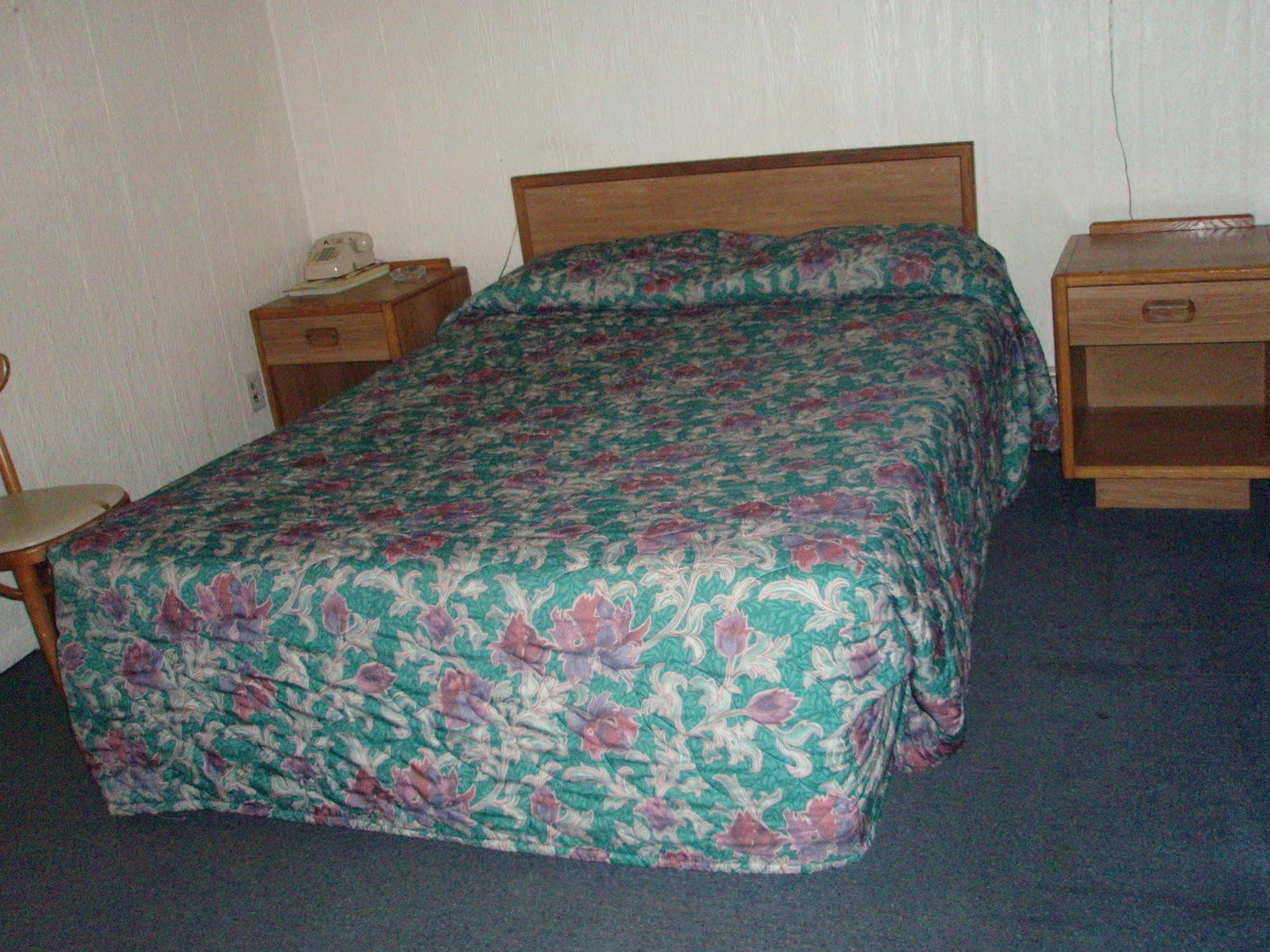 Rosemount Motel Bedford Room photo